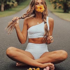 NWT Albion breezy stripe icon swim crop M.